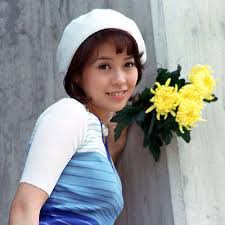 岡崎友紀女優、歌手1953年生まれ「おくさまはは18歳」で爆発的な人気なる。