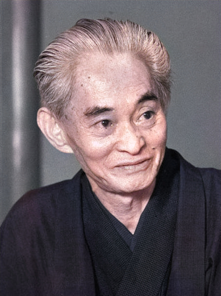 かわばた やすなり、1899年〈明治32年〉6月14日 - 1972年〈昭和47年〉4月16日）は、日本の小説家・文芸評論家。位階は正三位。大正から昭和の戦前・戦後にかけて活躍した近現代日本文学の頂点に立つ作家の一人である。