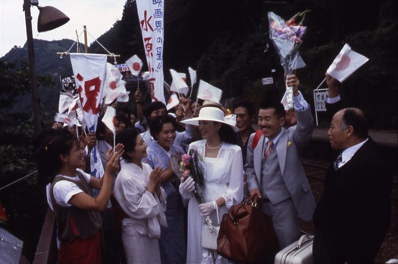 松坂慶子の若い頃の画像81枚1982年（30歳）平田満1953年（31歳）