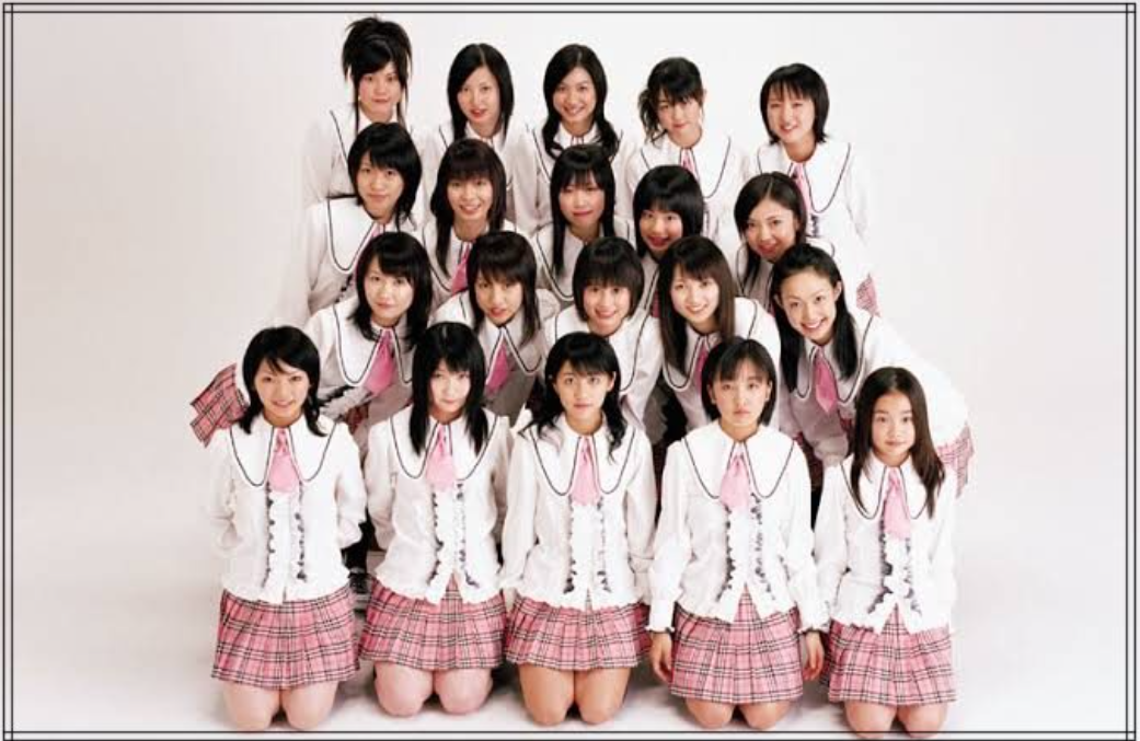 アイドルグループAKB48の創設に携わっていたと言う。
