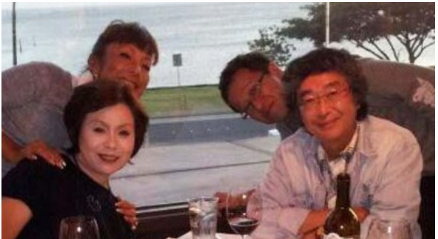 上沼恵美子さん、夫の上沼真平さん、ピーターさん、井上公造さん、ハワイ・カワイ島