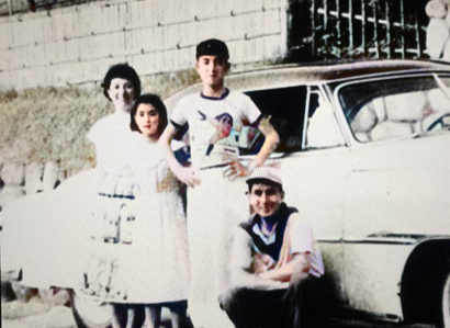 加山雄三の画像1949年（12歳）の時、父、母、妹と4人で