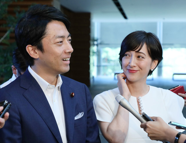 小泉進次郎と滝川クリステルさん画像⑳2019年8月9日首相官邸で結婚会見