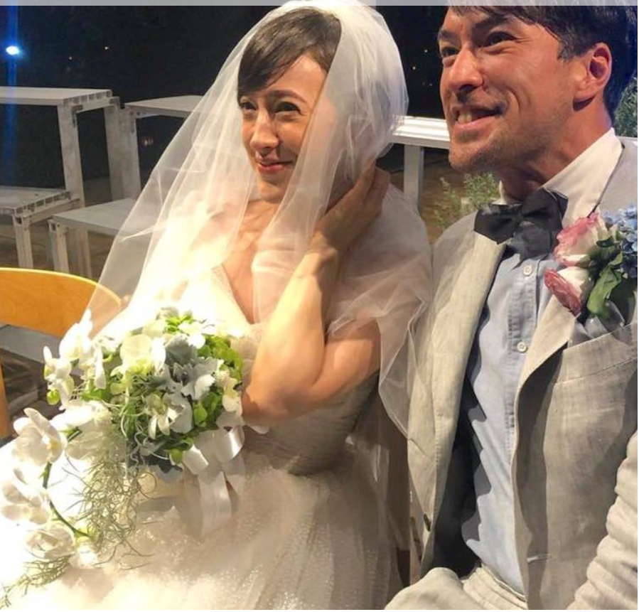 滝川クリステルの画像㉞2019年8月21日に小泉進次郎と結婚。写真は弟のロラン