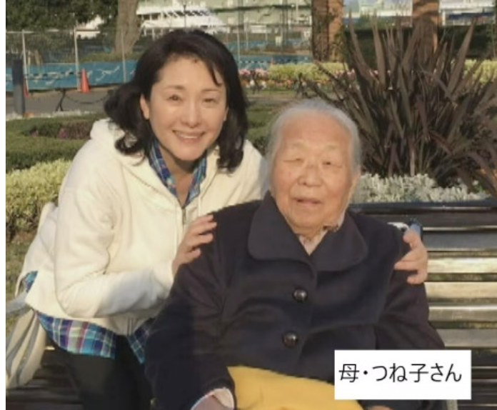 松坂慶子さんと母親のつね子さん