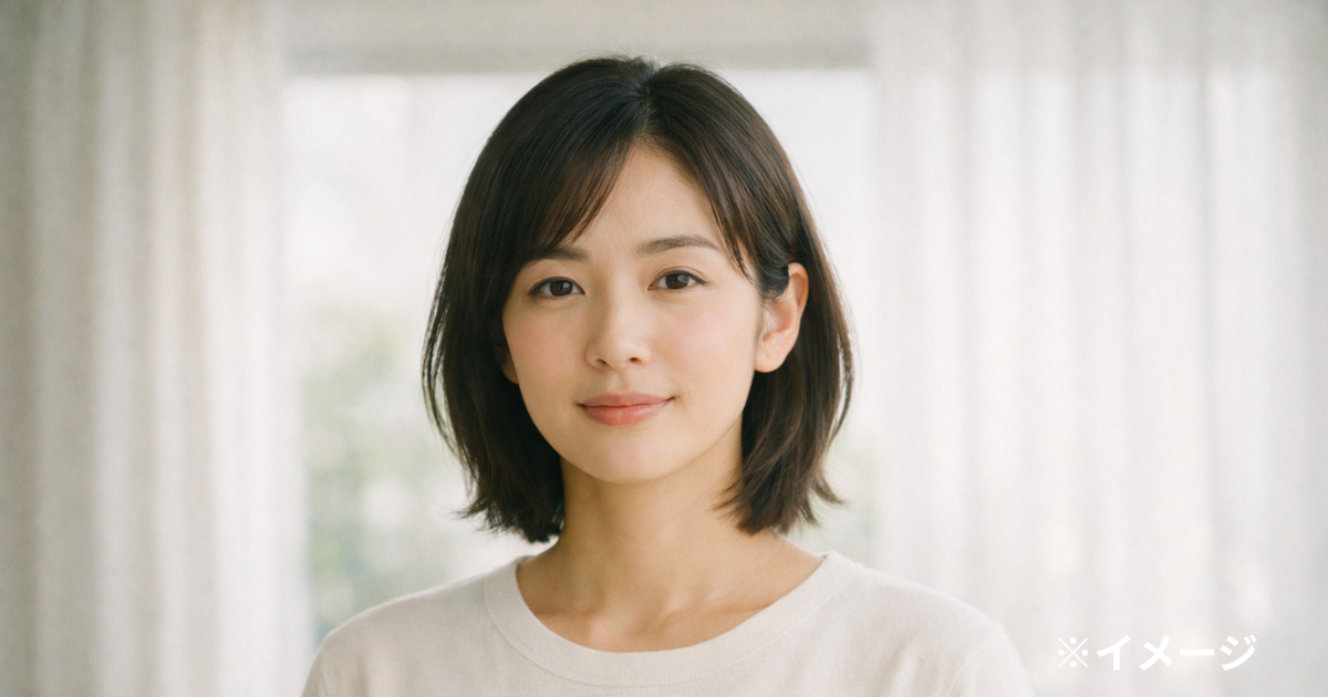 穏やかな微笑みの女性