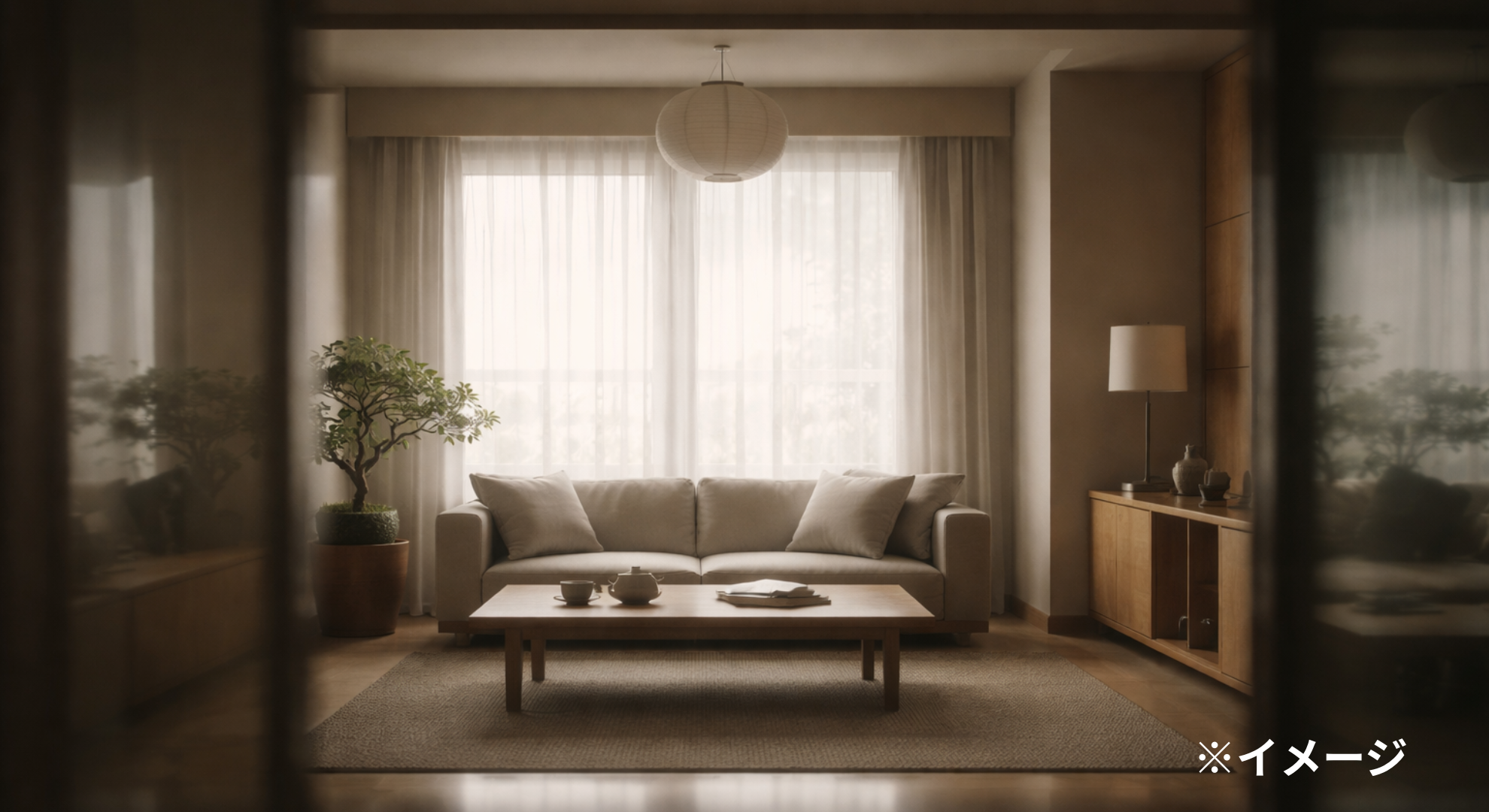 シンプルで静かなリビングルーム