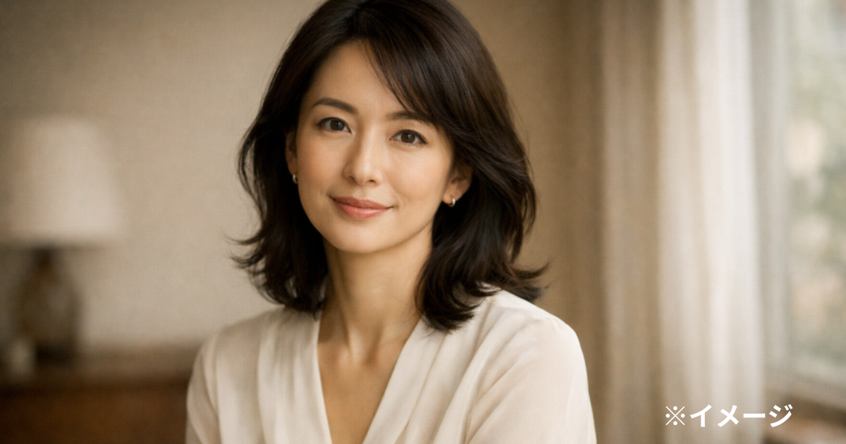 稲森いずみの現在をイメージした落ち着いた上品な大人の女性ポートレート