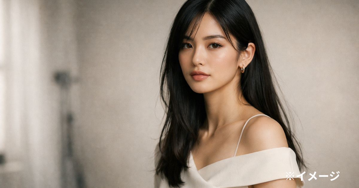 小雪の若い頃をイメージしたモデル時代風の洗練されたポートレート